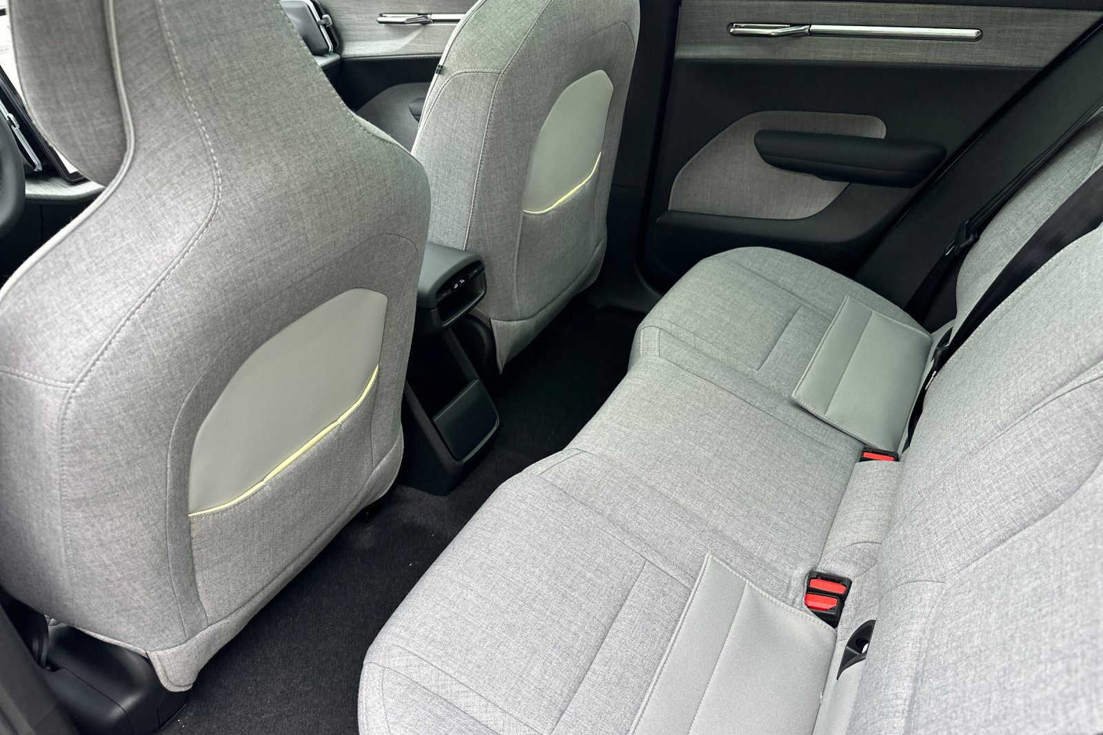 New 2026 Volvo EX30 Ultra AWD/4WD image 9