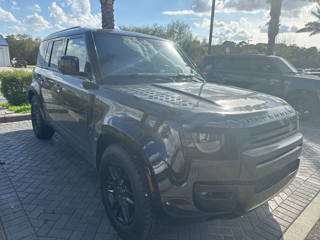 Used 2024 Land Rover Defender 110 X-Dynamic SE image 3