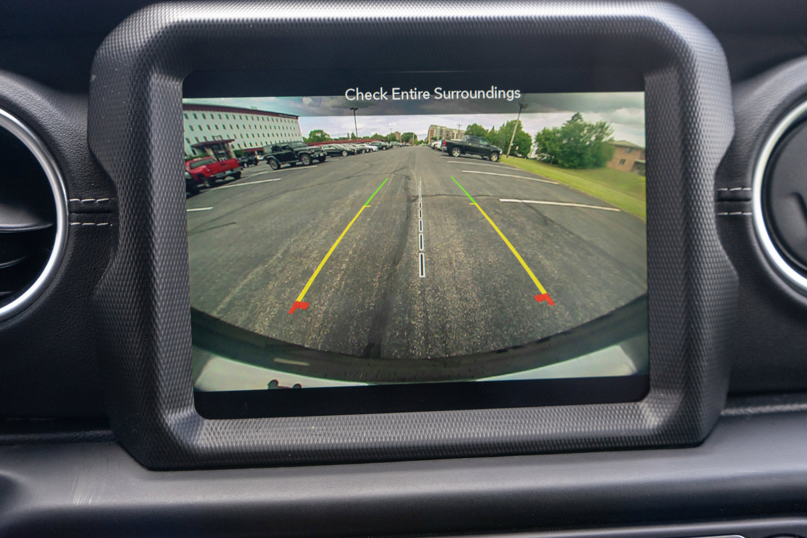 Used 2022 Jeep Wrangler Unlimited Sahara w/ LED Lighting Group AWD/4WD image 19