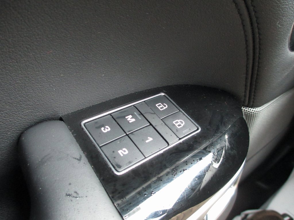 Used 2021 Land Rover Range Rover Sport HSE Silver Edition image 26