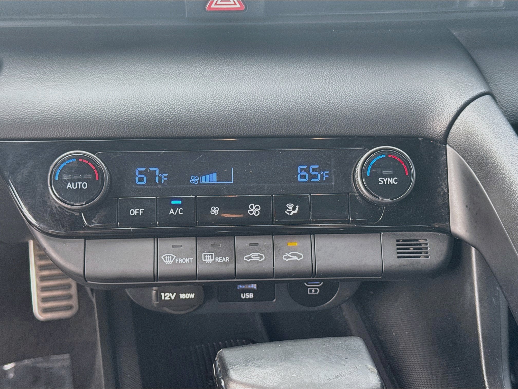 Used 2025 Hyundai Elantra Sport FWD image 12