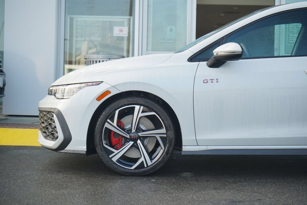 New 2026 Volkswagen GTI SE FWD image 2