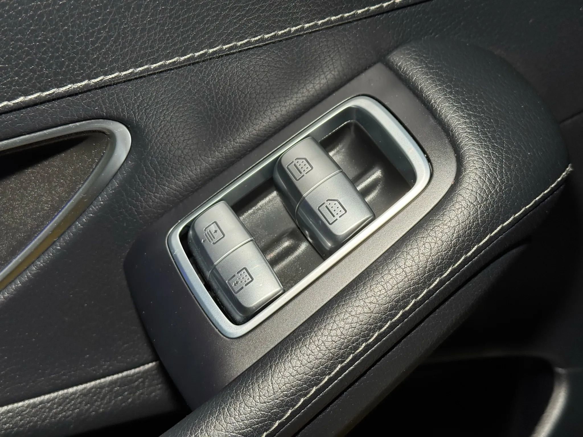 Used 2014 Mercedes-Benz S 550 Sedan image 20