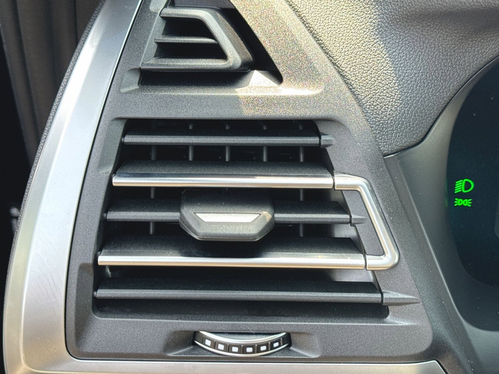 Used 2023 BMW X3 xDrive30i w/ Premium Package image 22