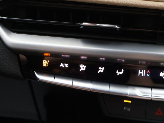 Certified 2025 Cadillac XT4 Premium Luxury FWD image 27