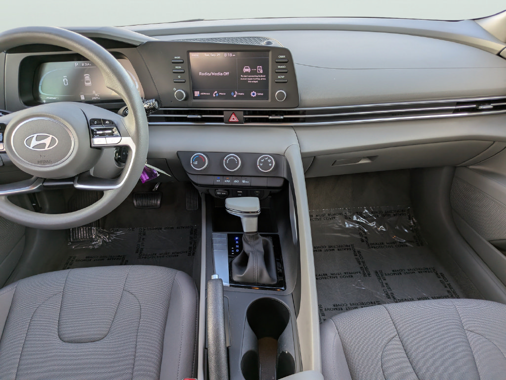 Used 2024 Hyundai Elantra SE FWD image 10