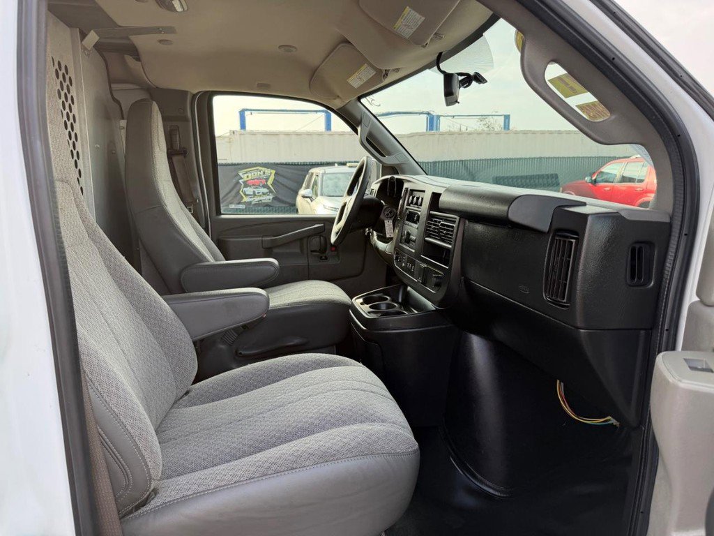 Used 2019 Chevrolet Express 2500 image 21