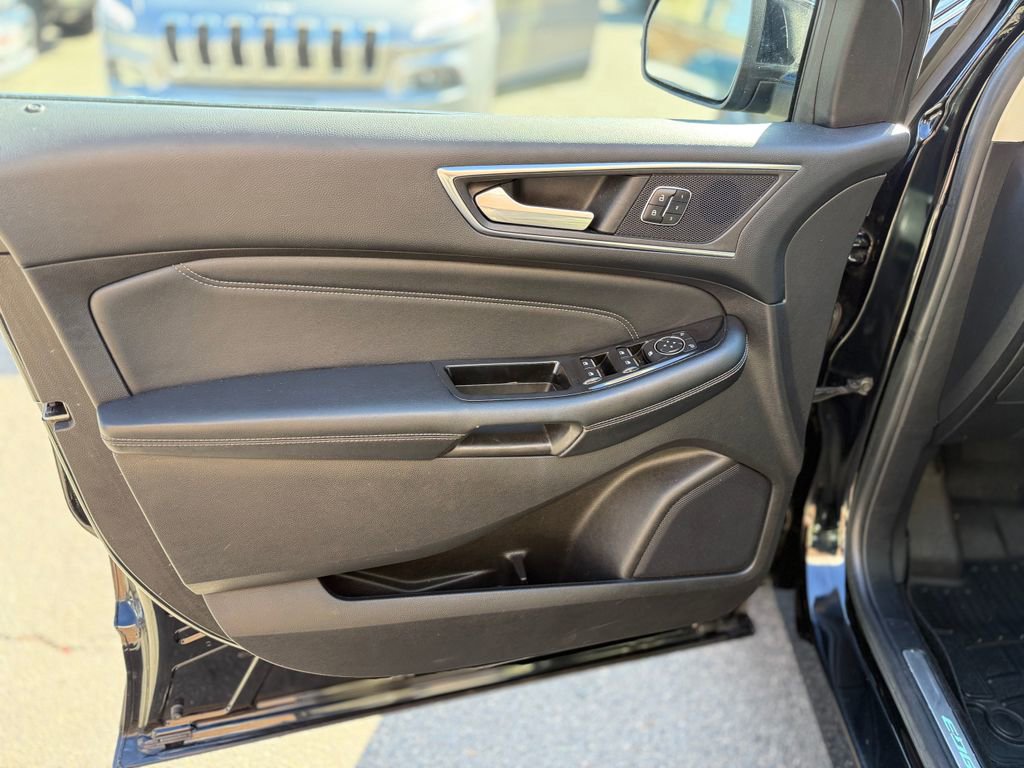 Used 2017 Ford Edge Titanium w/ Equipment Group 301A image 20
