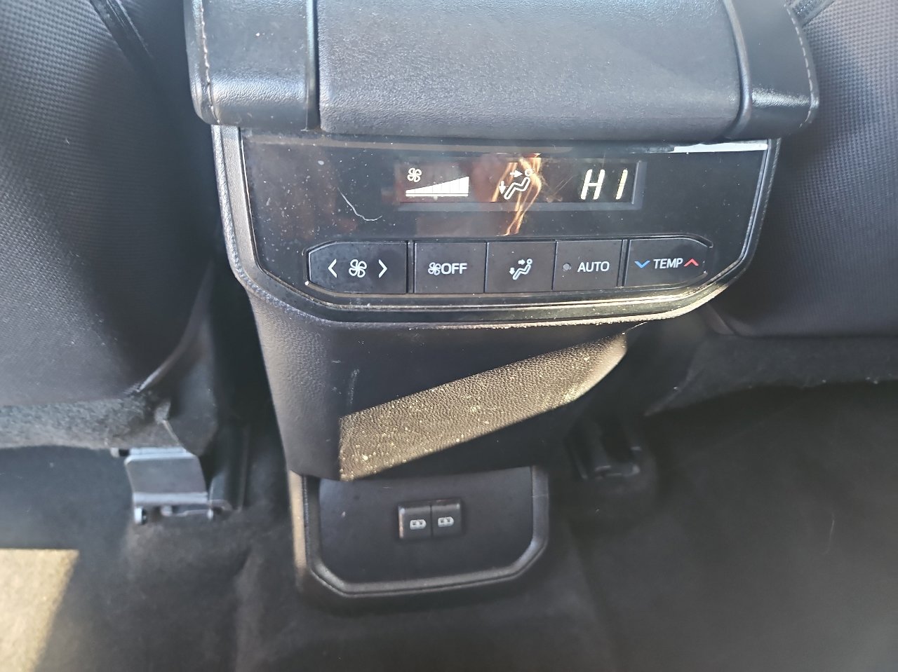 Used 2023 Toyota Highlander LE image 23