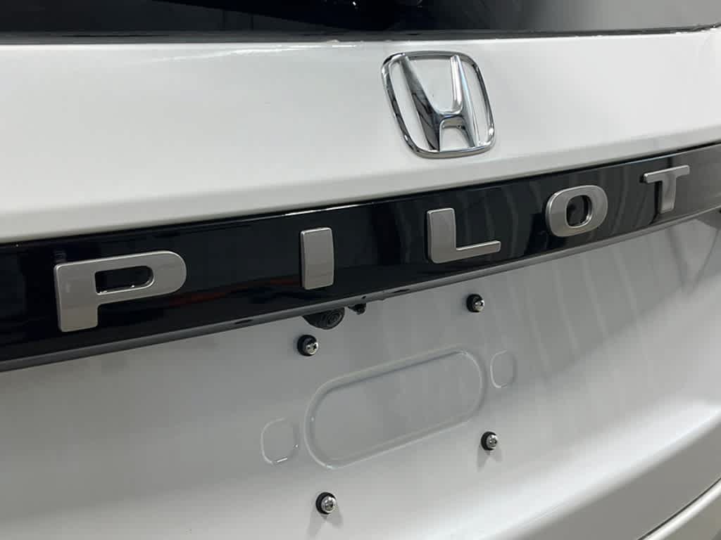 New 2026 Honda Pilot Touring image 7