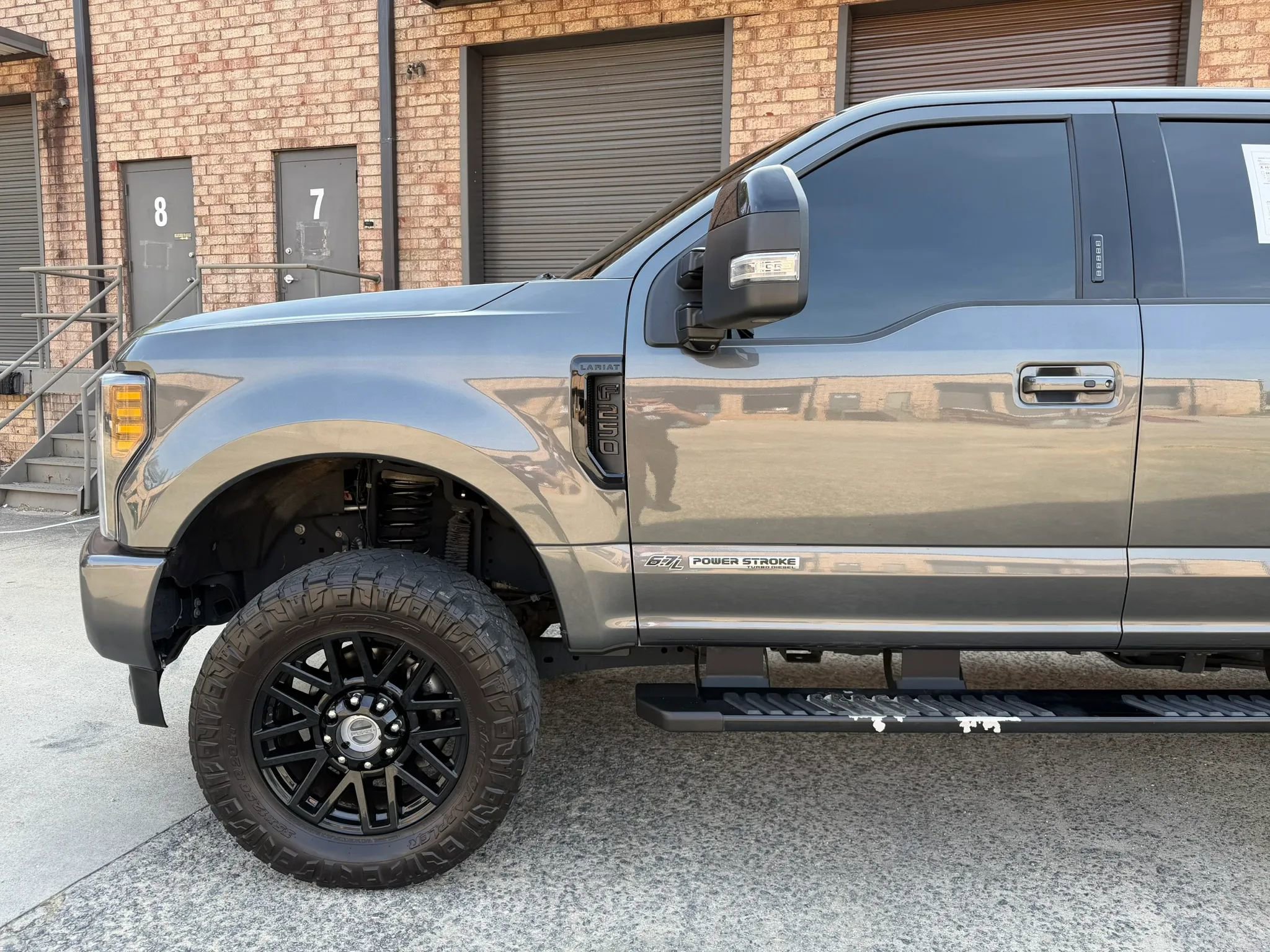 Used 2019 Ford F250 Lariat w/ Lariat Ultimate Package image 4