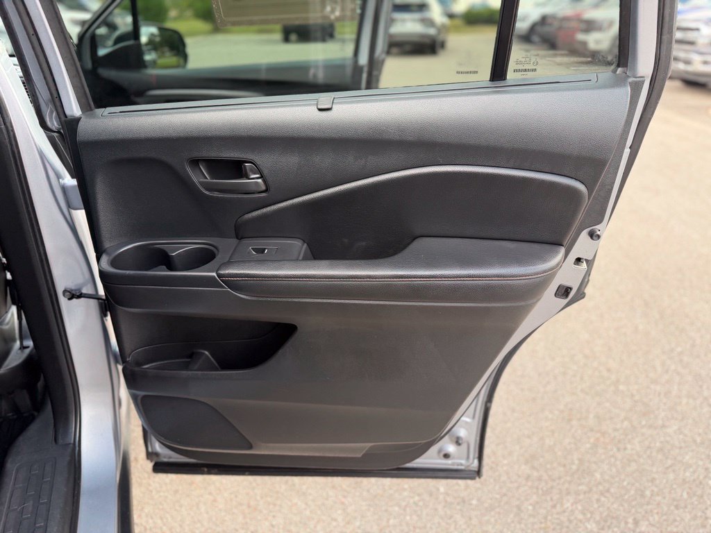 Used 2022 Honda Pilot TrailSport image 20