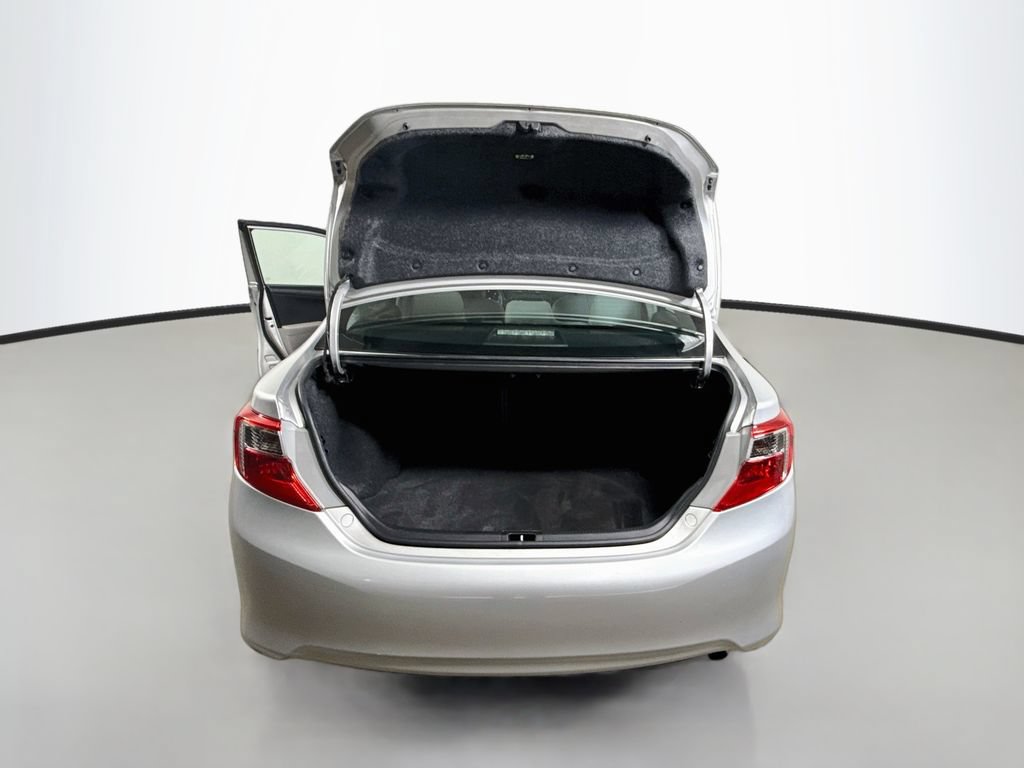 Used 2013 Toyota Camry LE FWD image 22