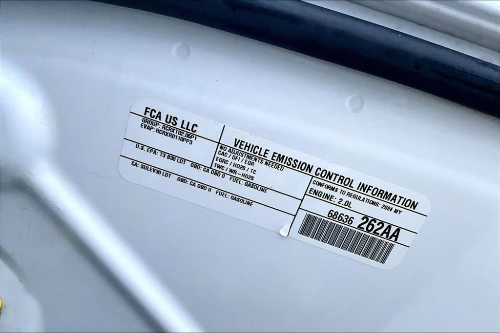 Used 2024 Jeep Compass Latitude image 32