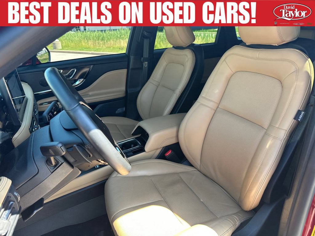 Used 2023 Lincoln Corsair Reserve w/ Jet Appearance Package AWD/4WD image 11
