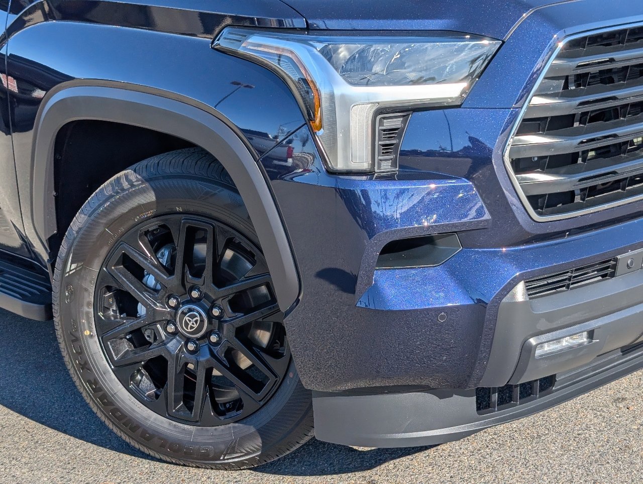 Used 2024 Toyota Sequoia SR5 image 11