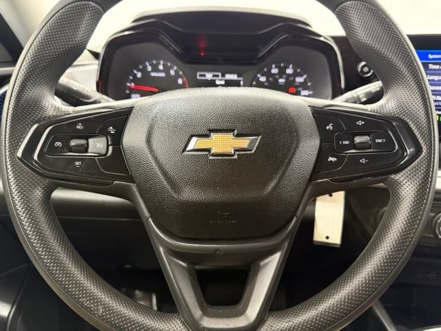 Used 2025 Chevrolet Trax LS w/ Driver Confidence Package FWD image 38