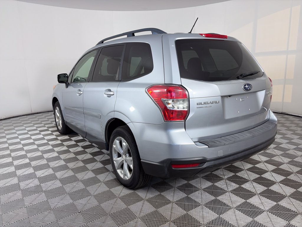 Used 2014 Subaru Forester 2.5i Premium AWD/4WD image 5