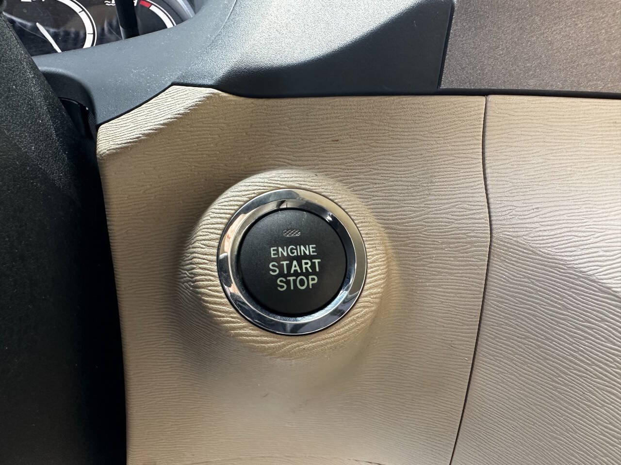 Used 2009 Toyota Venza AWD w/ Comfort Pkg image 13