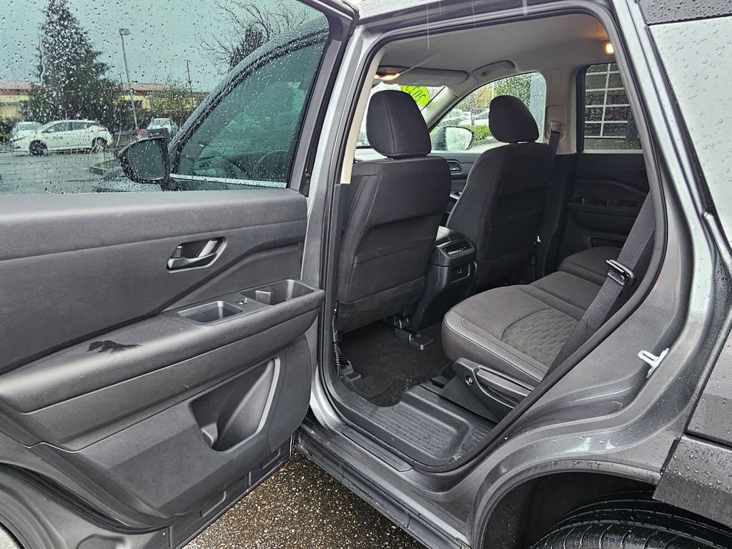 Certified 2025 Nissan Pathfinder SV AWD/4WD image 12