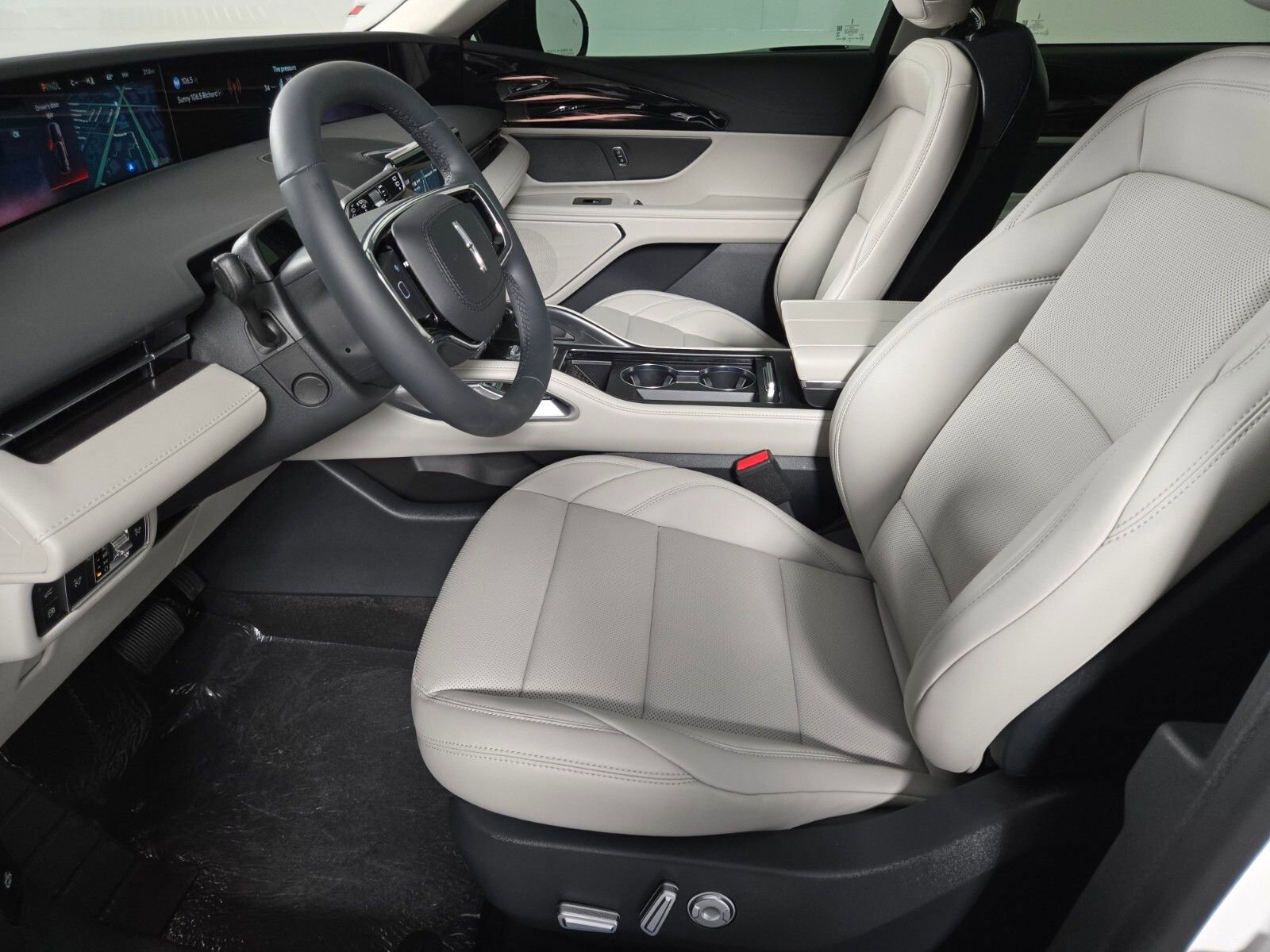 New 2026 Lincoln Nautilus Premier w/ Jet Appearance Package AWD/4WD image 12