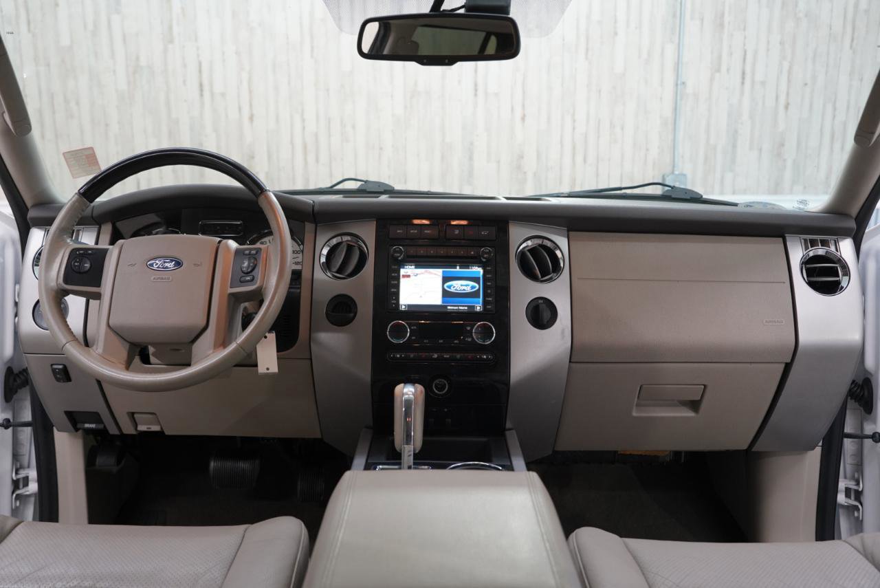 Used 2013 Ford Expedition Limited RWD image 17
