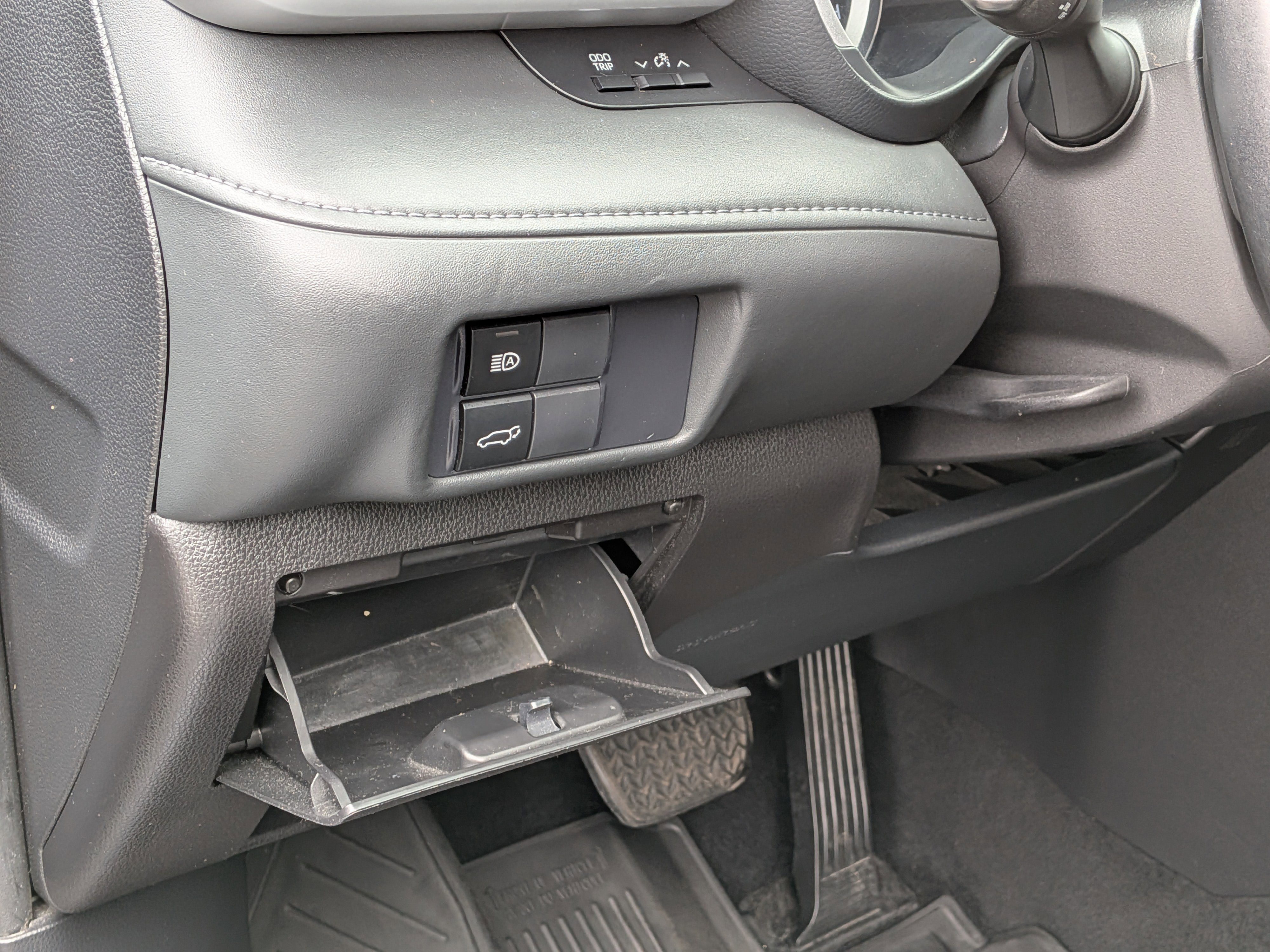 Used 2021 Toyota Highlander XLE image 16