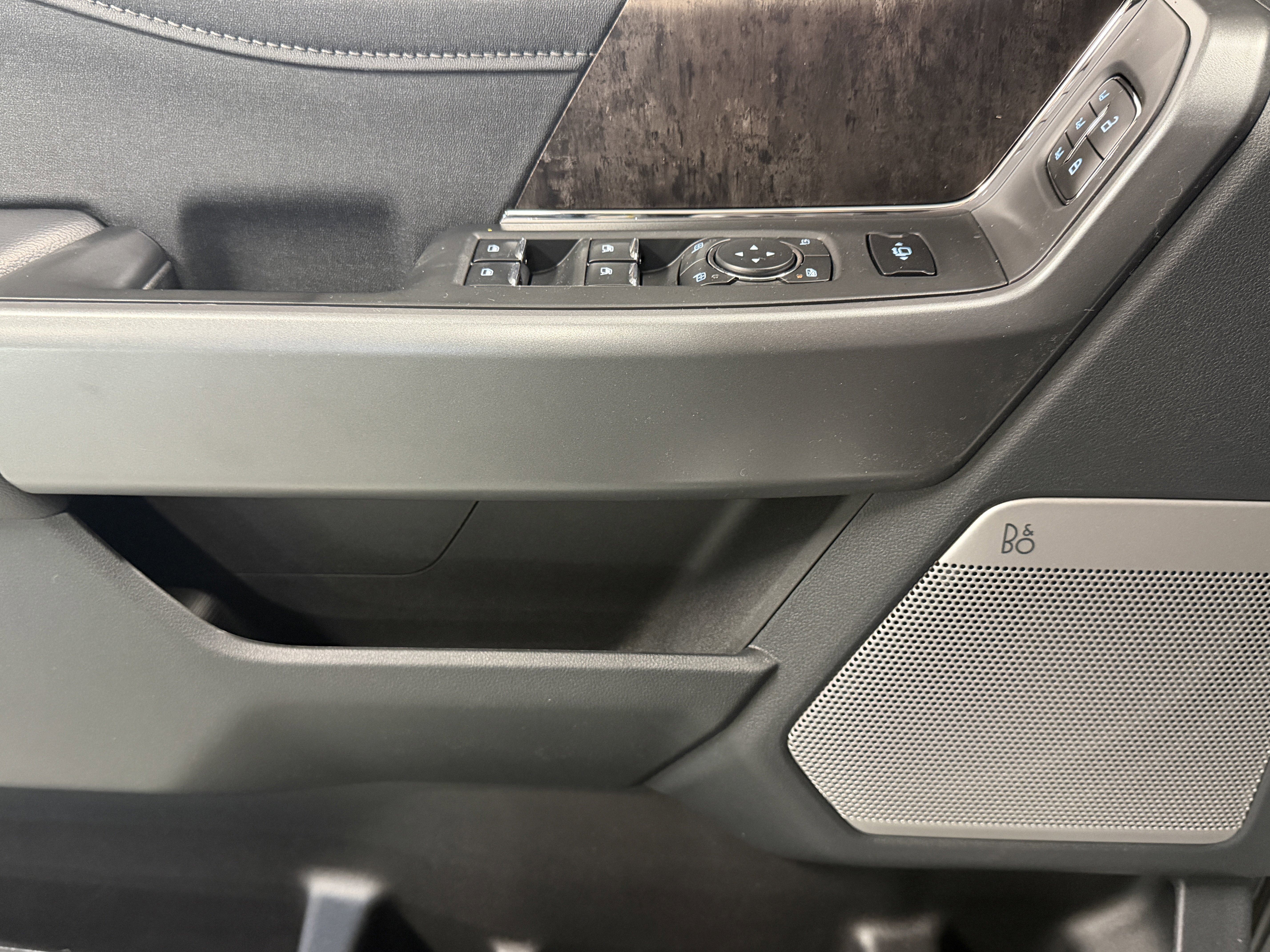 New 2026 Ford F250 Lariat w/ Black Appearance Package image 23