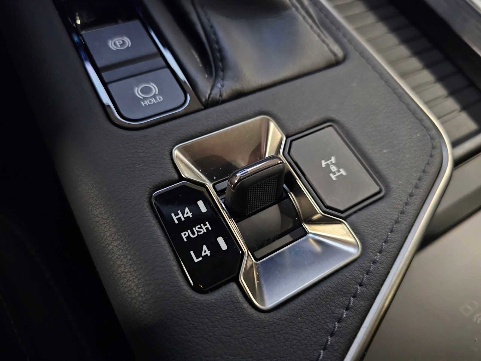 Used 2024 Lexus GX 550 w/ Accessory Package (Z1) image 23