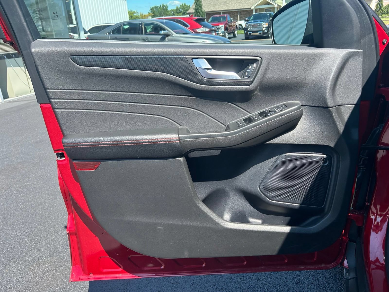 Used 2024 Ford Escape ST-Line w/ Tech Pack #1 AWD/4WD image 9