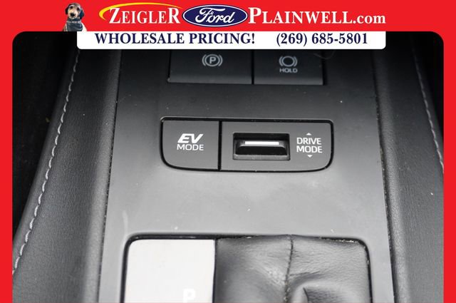 Used 2022 Toyota Venza LE image 22