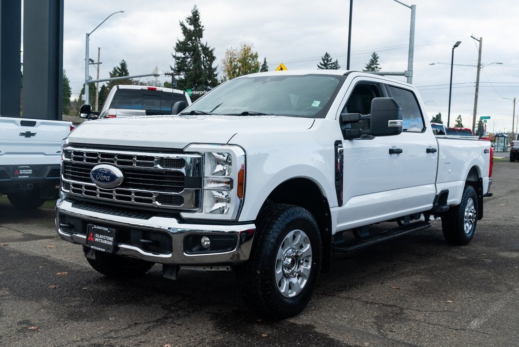 Used 2024 Ford F350 XLT image 3