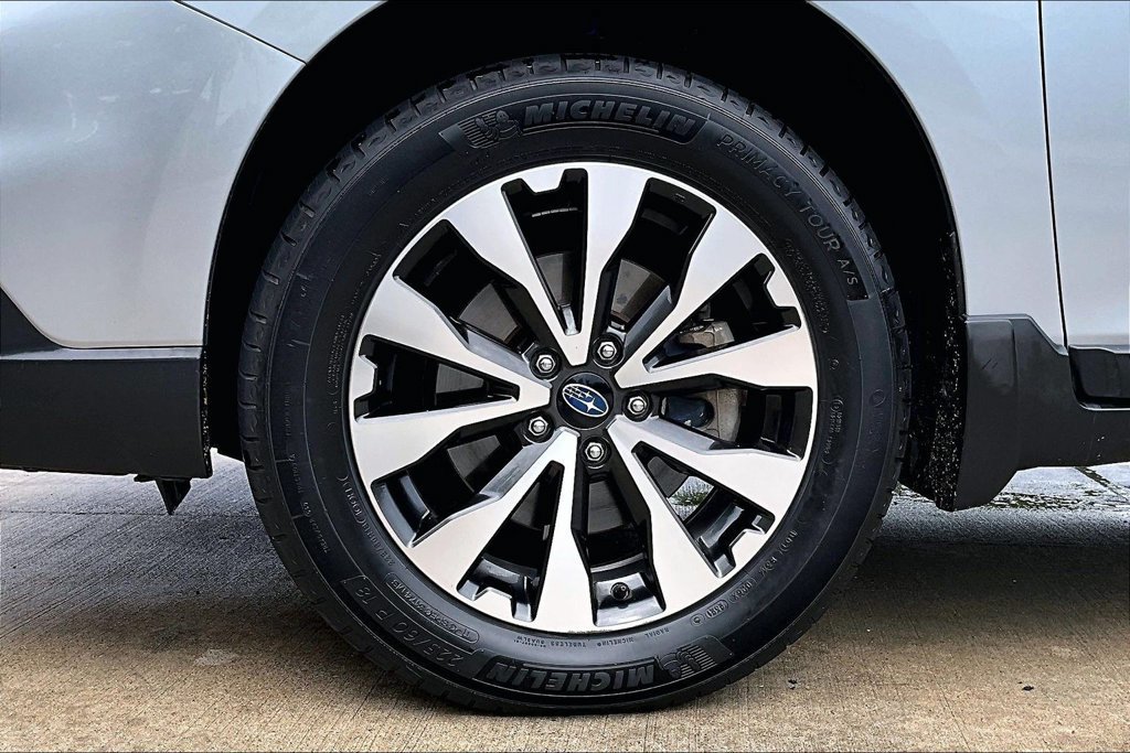 Used 2016 Subaru Outback 2.5i Limited AWD/4WD image 11
