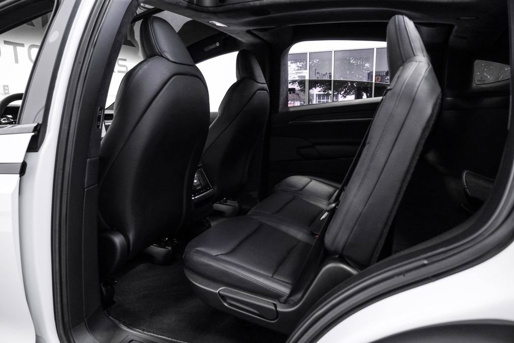 Used 2023 Tesla Model X image 43