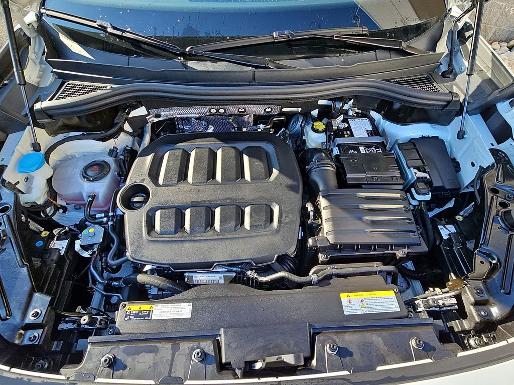 Certified 2025 Volkswagen Tiguan SE image 28