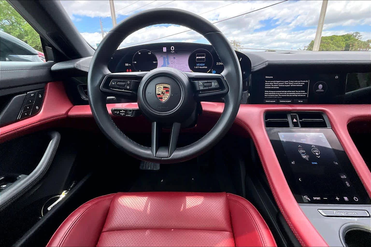 Used 2023 Porsche Taycan image 5
