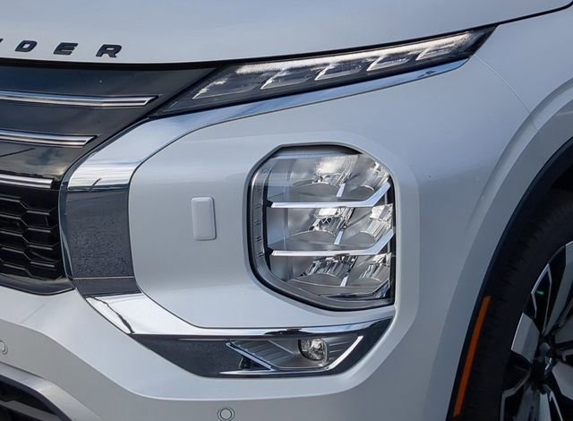 New 2026 Mitsubishi Outlander SEL FWD image 10