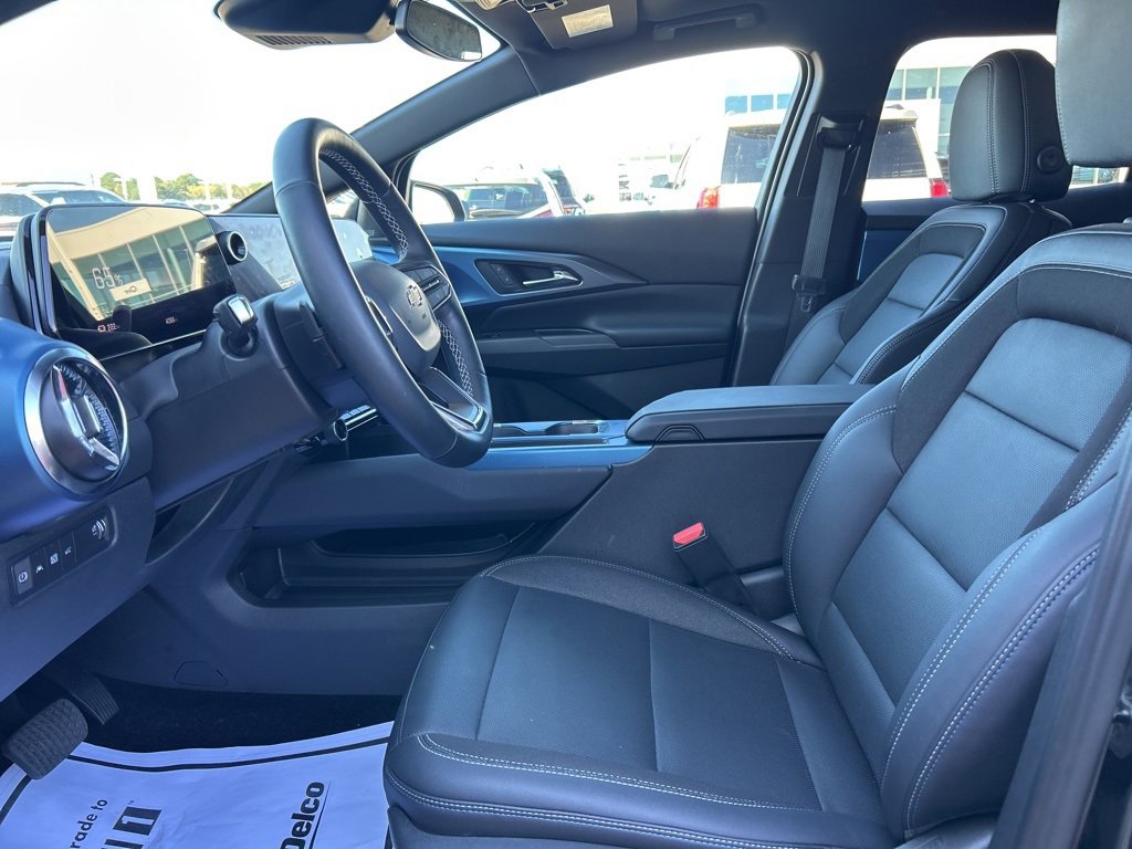 Certified 2025 Chevrolet Equinox EV LT w/ Convenience Package image 14