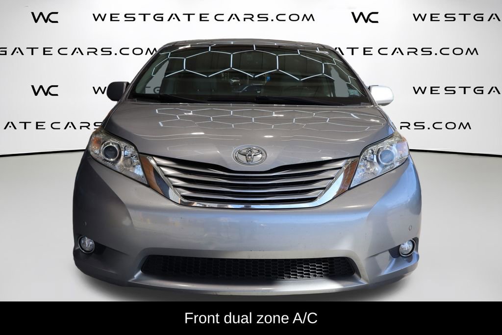 Used 2011 Toyota Sienna Limited w/ Premium Pkg image 4