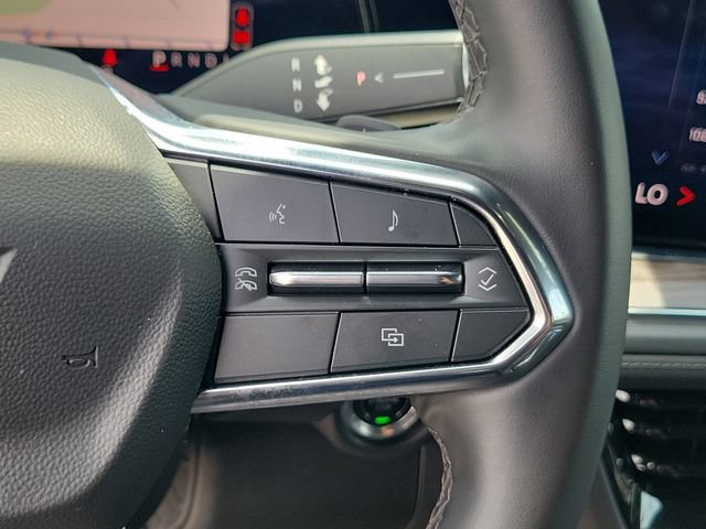 Certified 2025 Chevrolet Suburban Z71 AWD/4WD image 32
