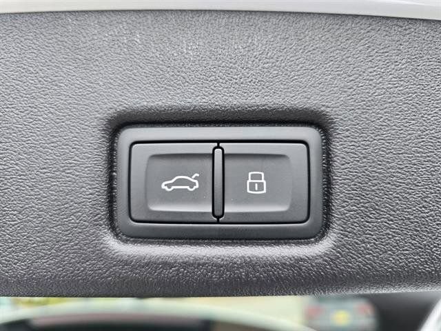 Used 2025 Audi Q5 Premium Plus w/ Premium Plus image 15