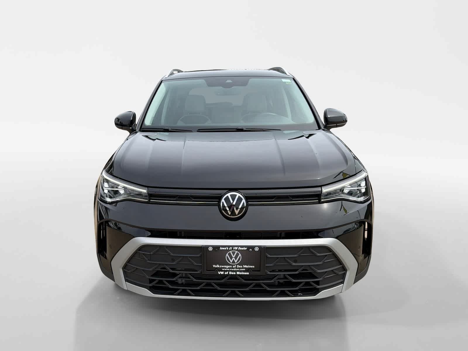 Used 2025 Volkswagen Taos SE w/ Panoramic Sunroof Package AWD/4WD image 7