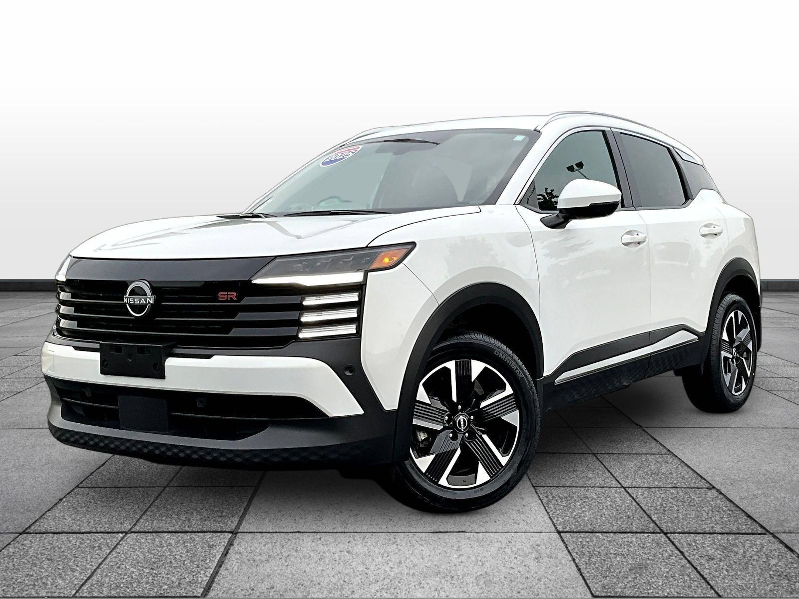 Certified 2025 Nissan Kicks SR AWD/4WD image 3