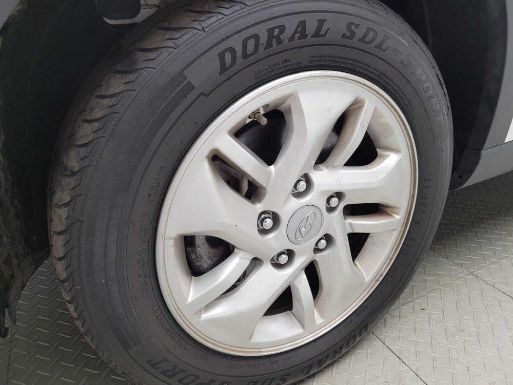 Used 2021 Hyundai Venue SE FWD image 31
