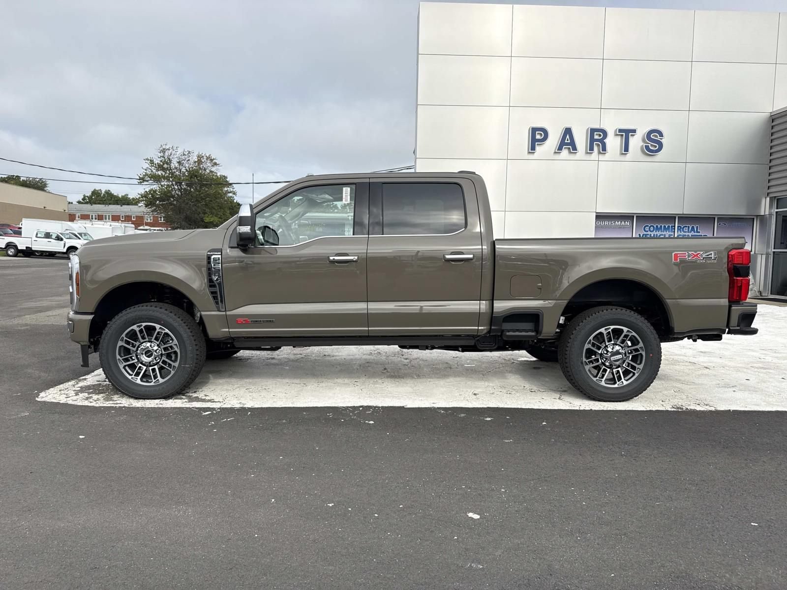 New 2027 Ford F250 Platinum w/ Platinum Plus Package AWD/4WD image 6