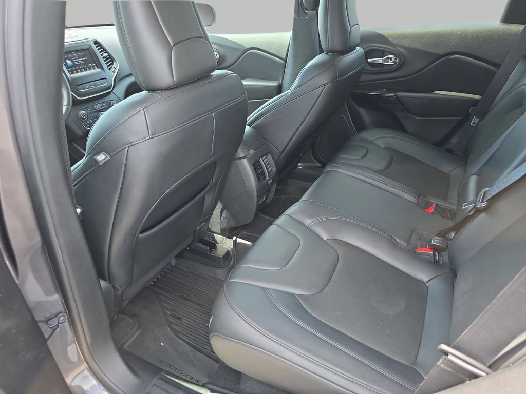 Used 2021 Jeep Cherokee Latitude Plus FWD image 26