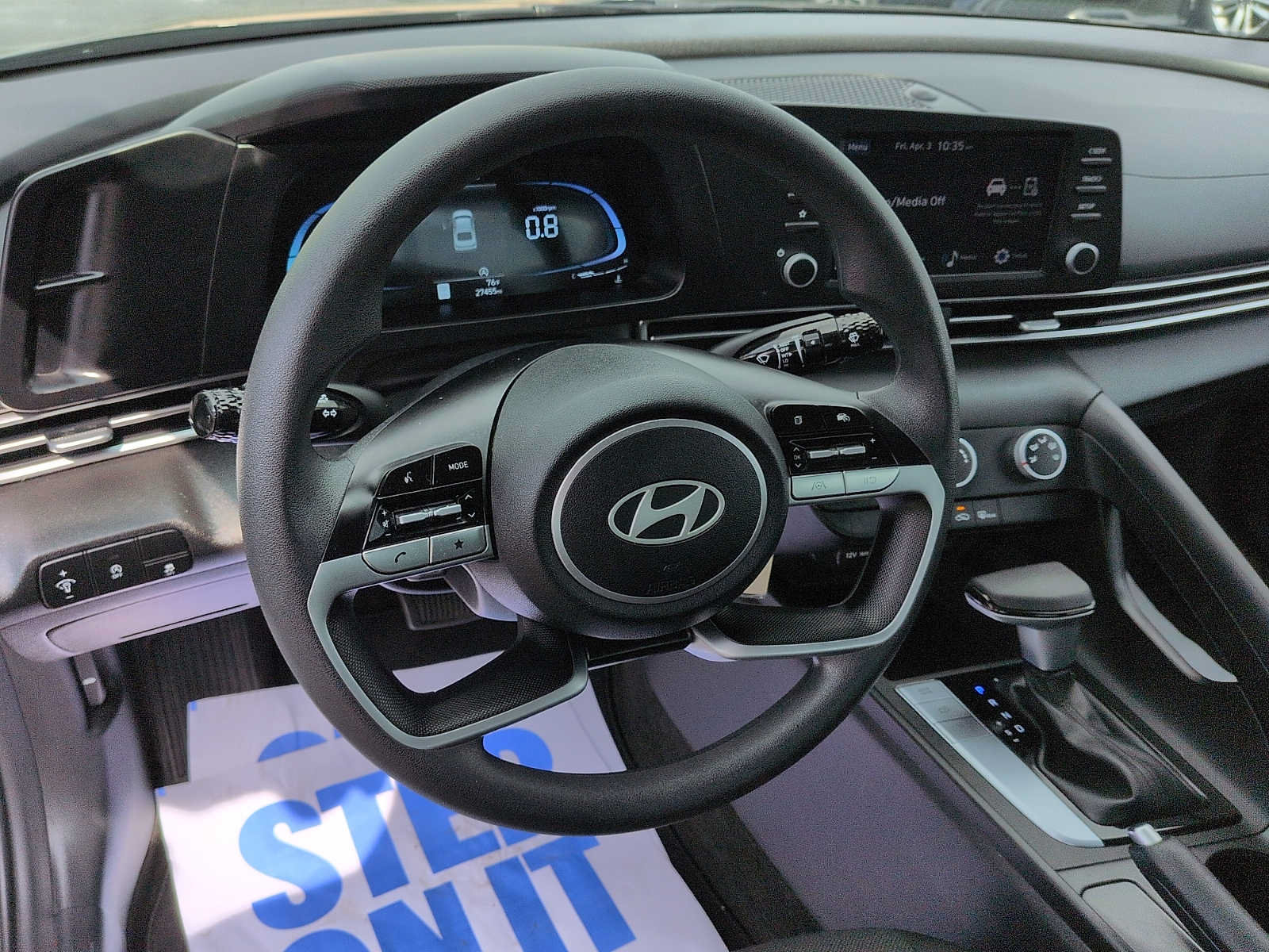 Used 2024 Hyundai Elantra SE FWD image 12