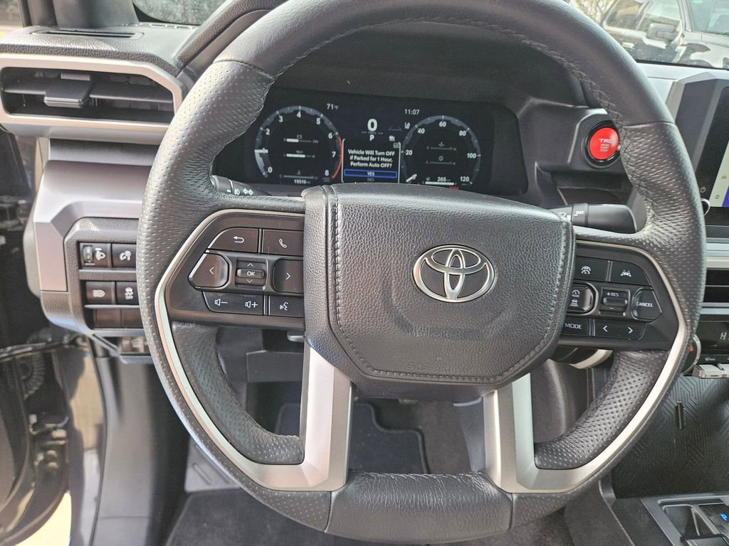 Used 2025 Toyota Tacoma TRD Off-Road image 18
