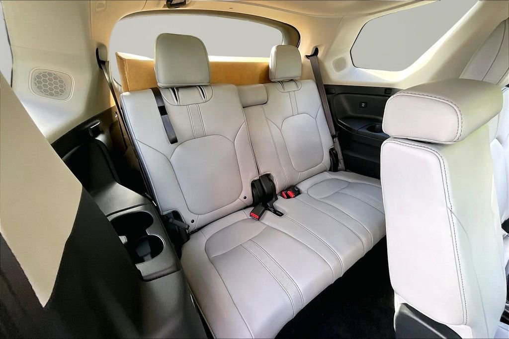 Certified 2025 Honda Pilot Touring image 18