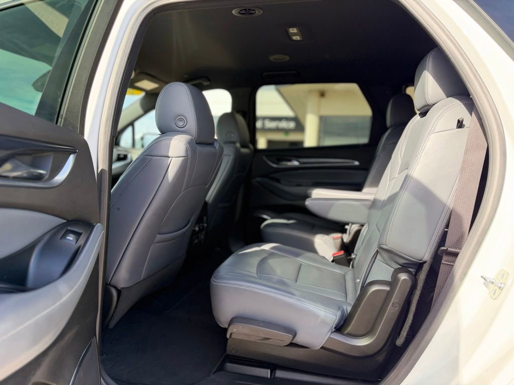 Used 2024 Buick Enclave Premium image 10